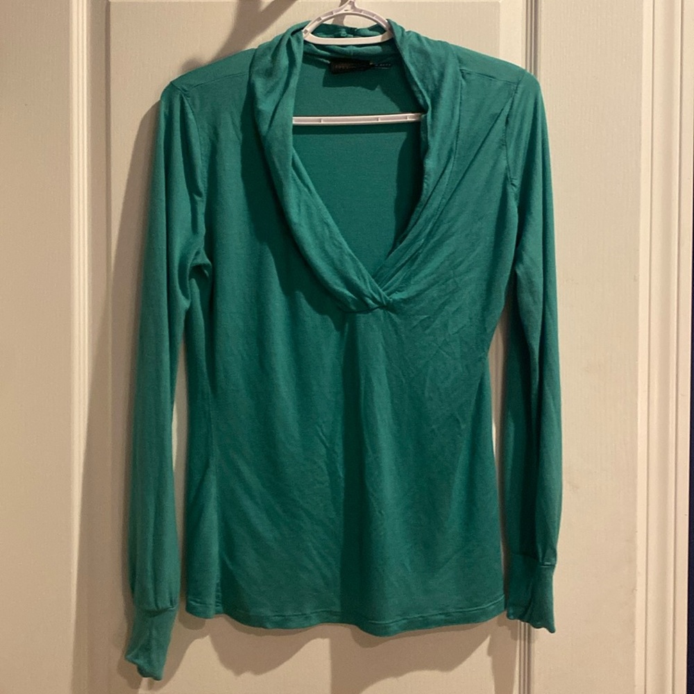 Plunging deep V cowl neck top, size XL